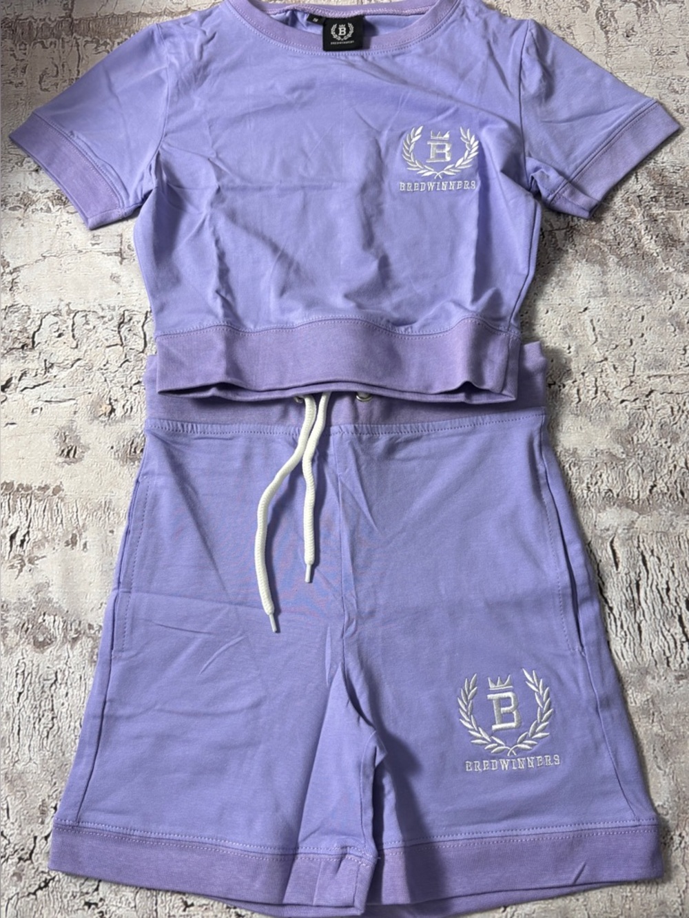 NWOT Bredwinners Women’s Shorts & pullover Top, Size Small